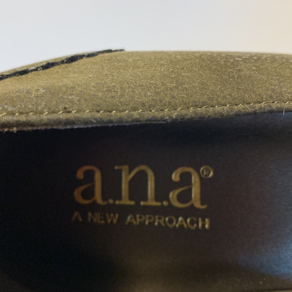 ANA Women’s Suede Heels - Picture 8 of 10